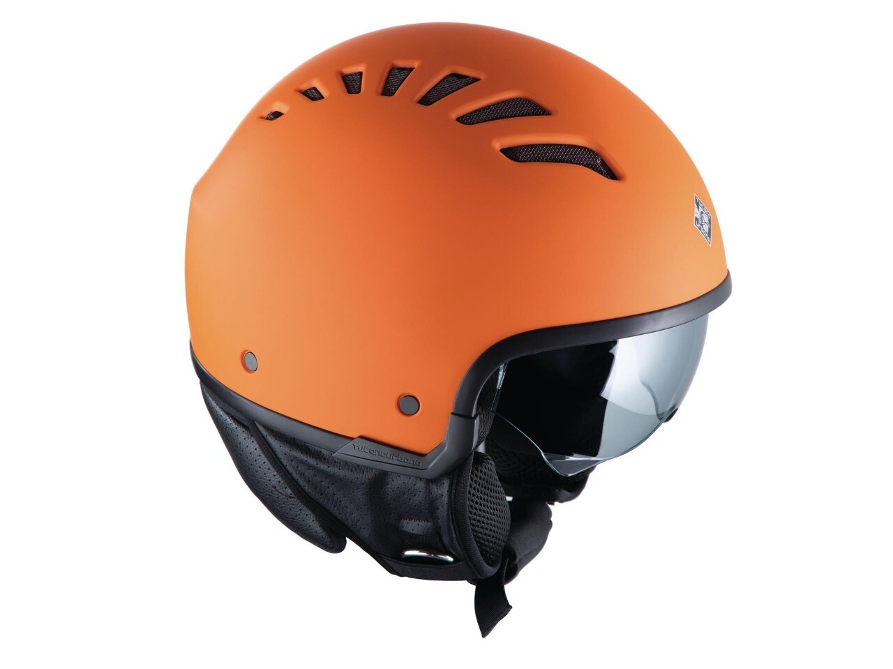 <div class='descrGalleryTitle'>CASCO EL'FRESH</div><div class='descrGalleryText'><p>Casco demi–jet in policarbonato, con visiera parasole e ventilazione Dynamic Flow, EL’FRESH (<b>89,90 €</b>) ravviva la primavera 2021 con una nuova tinta bella fresca: arancio opaco</p>
</div>